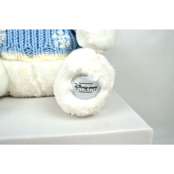 Disney Store Exclusive Winnie The Pooh Bear White Winter Plush Snowflake 12" - Picture 2 of 4